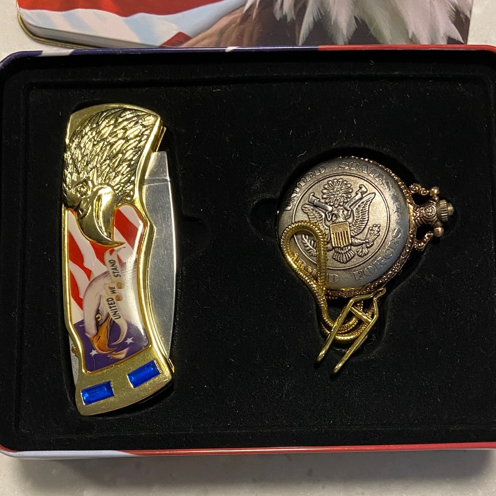 Eagle Design Knife and clock Set